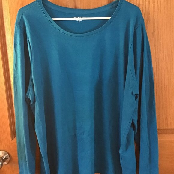 Laura Scott T Shirt - Picture 1 of 2